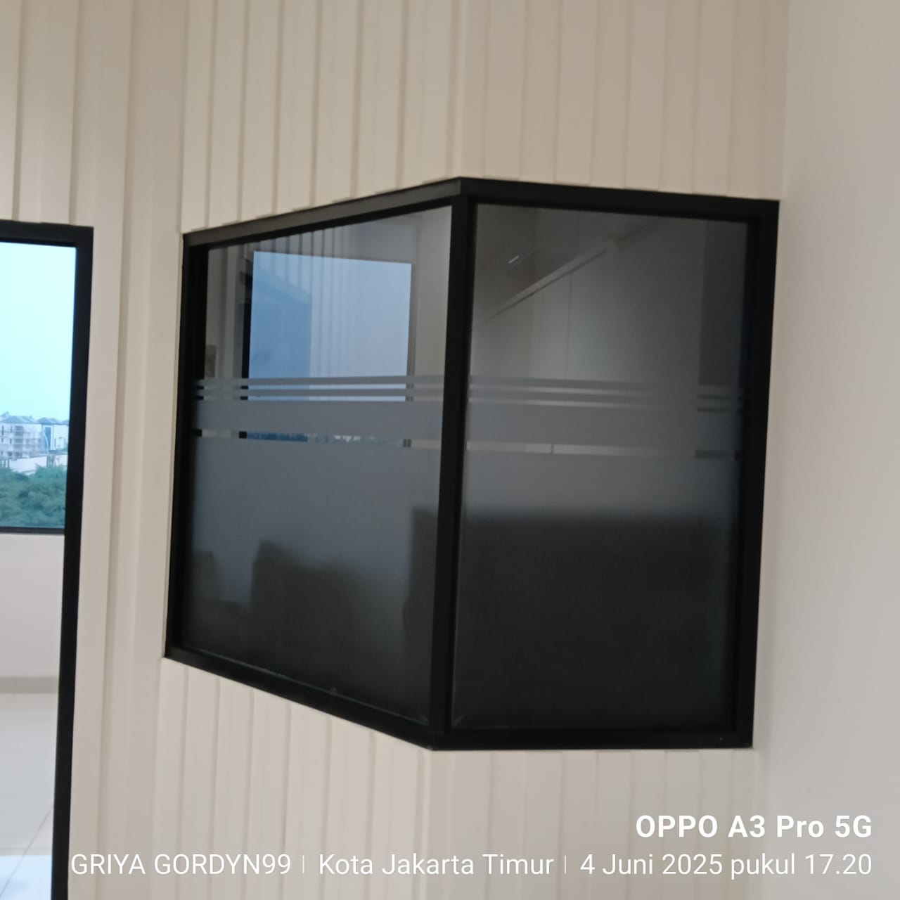 Pemasangan Kaca Film Sunblas Cutting @ Pt Thomas Trans  Cluster Asya Genova Jgc