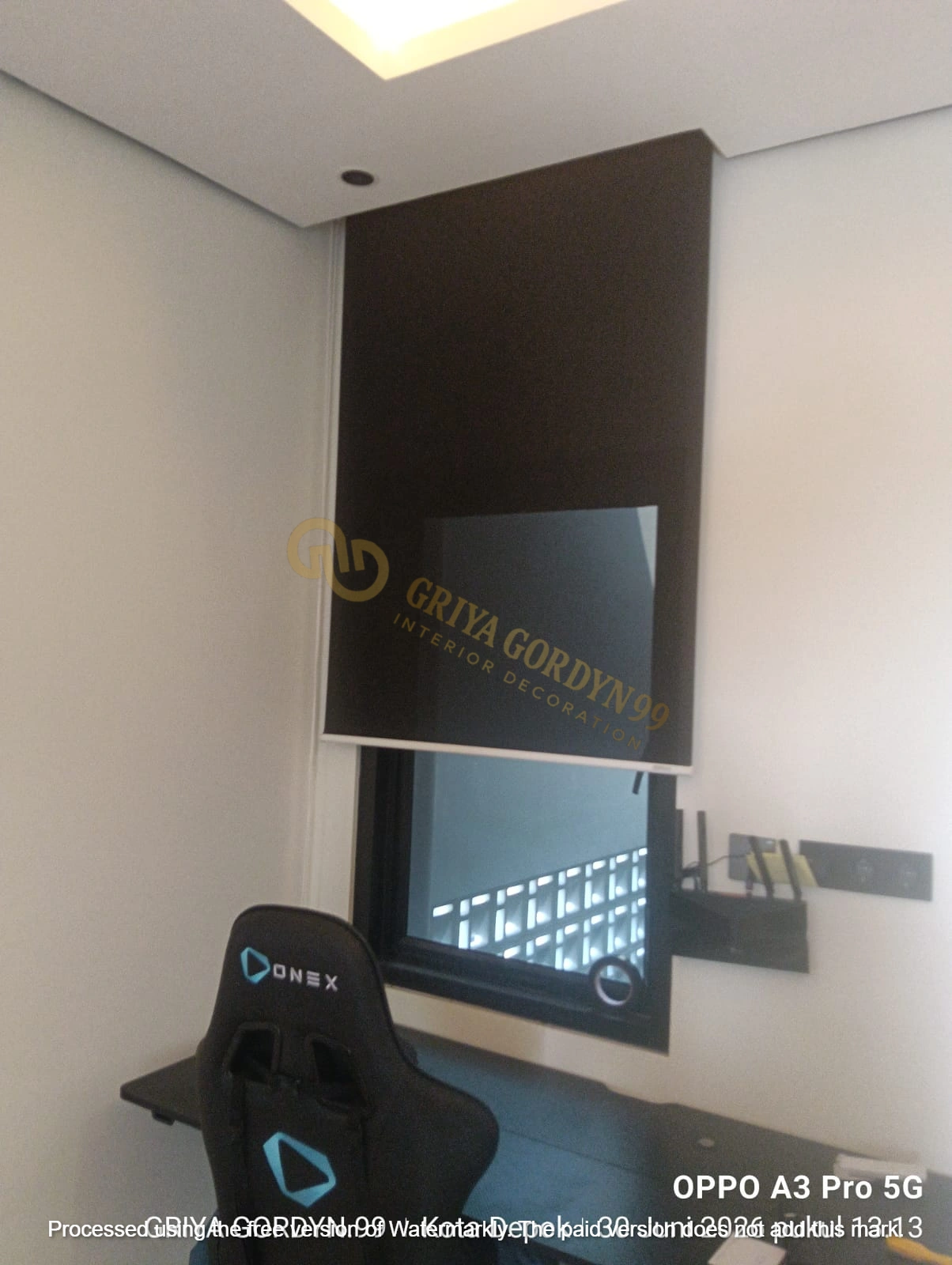 Roller Blinds — Pemasangan Roller Blinds Type Solare Screen Manual System By Toso Depok — GRIYA GORDYN 99